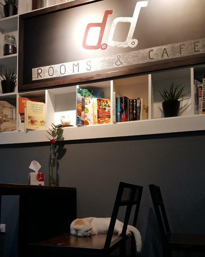 Double D Rooms & Cafe Bangkok Exterior foto